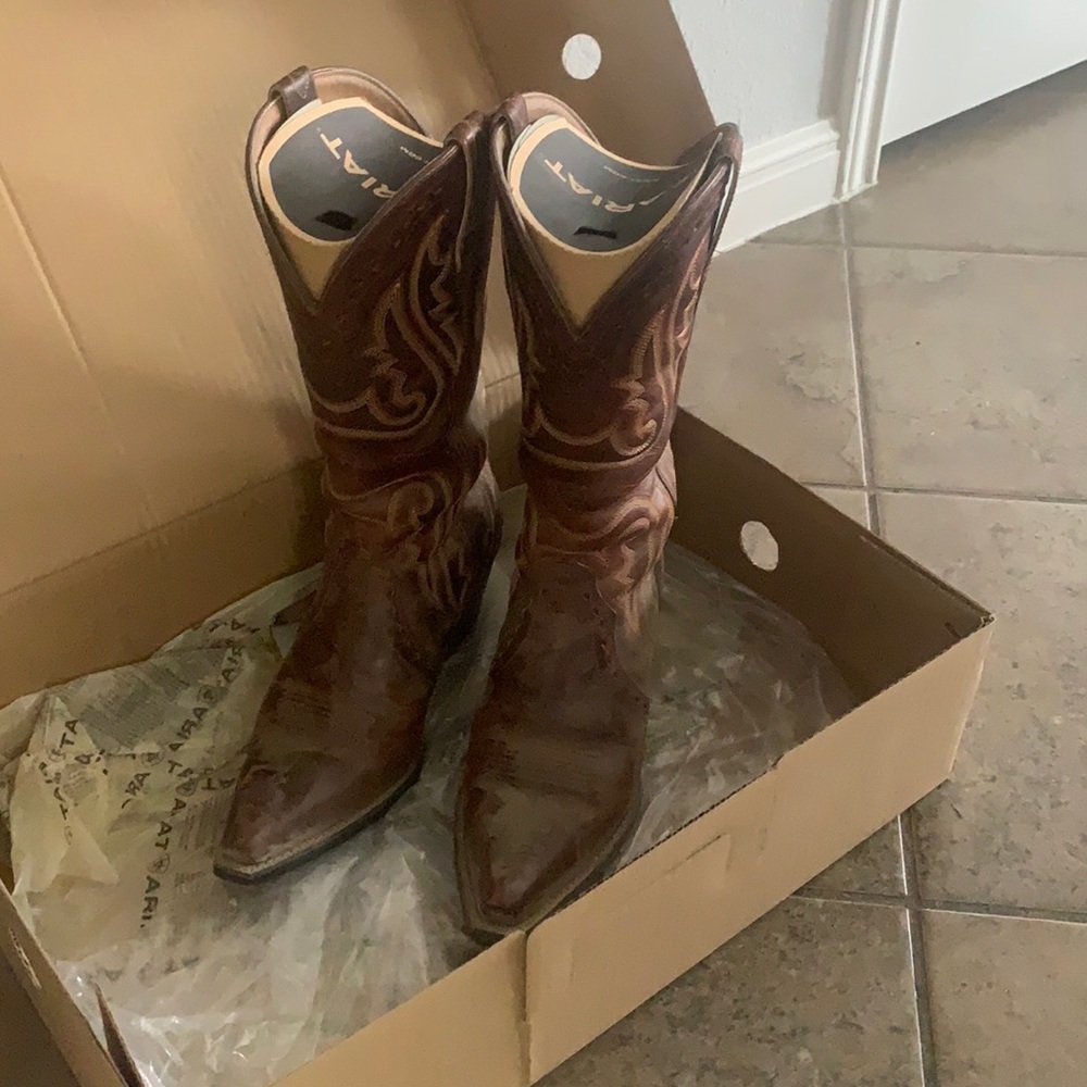 ARIAT Vintage Caramel boots